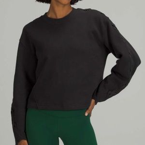 Lululemon Braided Sleeve Pullover in Black in size 8